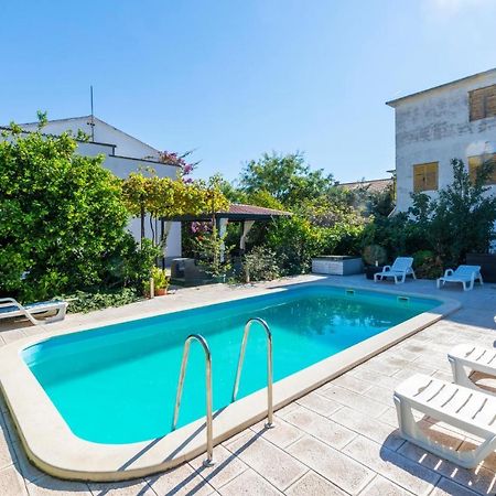 Stunning Apartment In Kastel Stari With Wifi Kaštela المظهر الخارجي الصورة