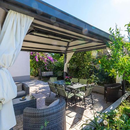 Stunning Apartment In Kastel Stari With Wifi Kaštela المظهر الخارجي الصورة