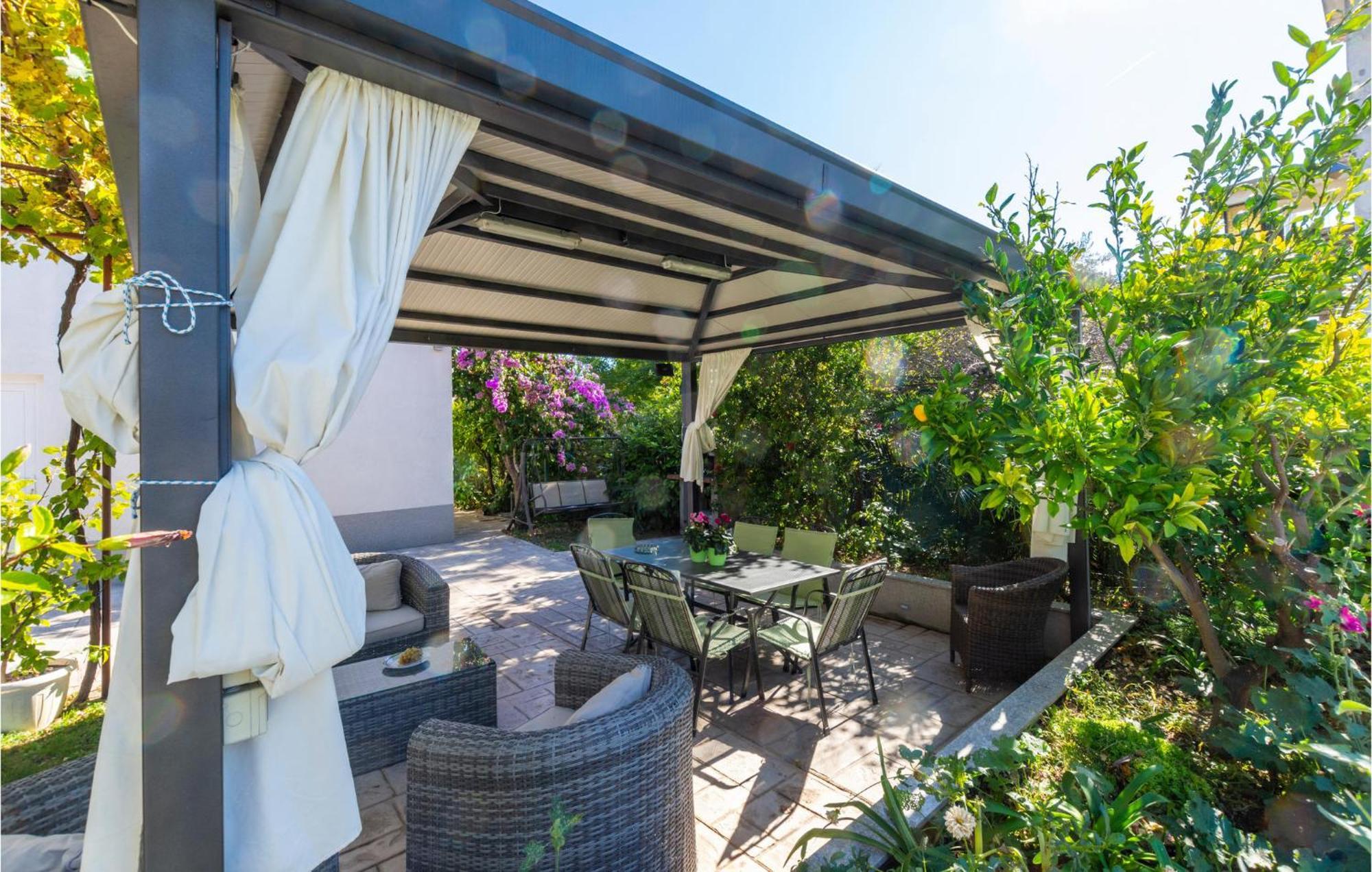 Stunning Apartment In Kastel Stari With Wifi Kaštela المظهر الخارجي الصورة