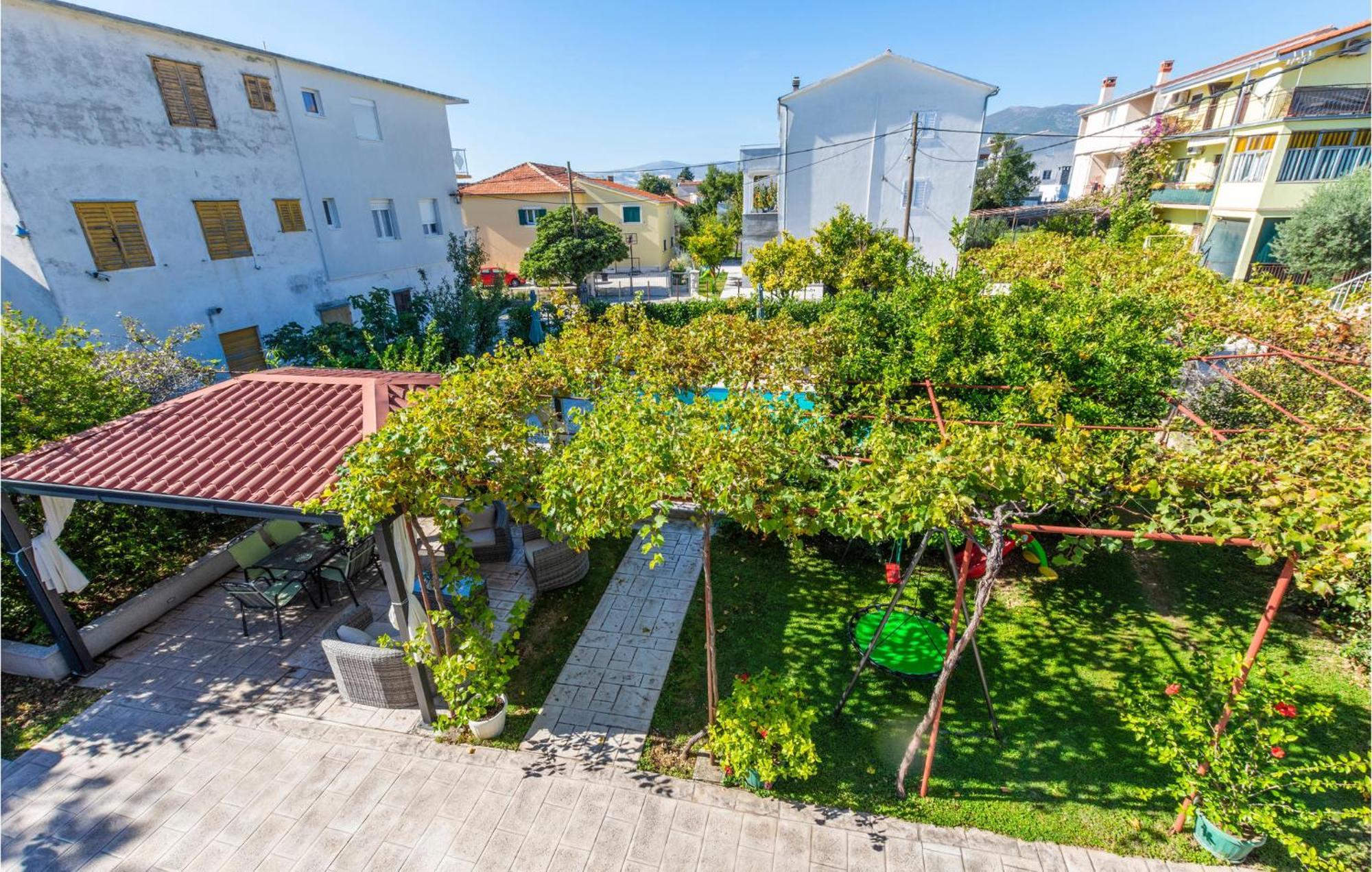 Stunning Apartment In Kastel Stari With Wifi Kaštela المظهر الخارجي الصورة